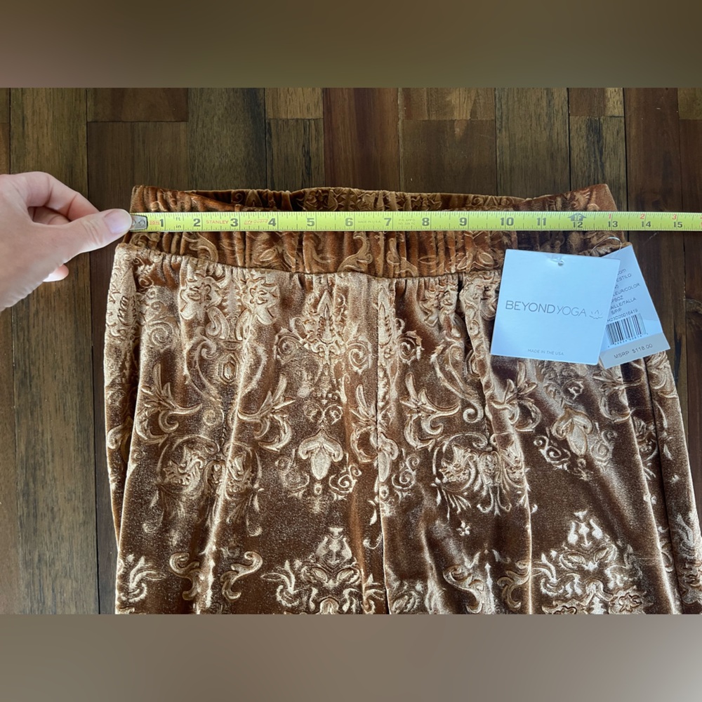 Beyond Yoga Velvet Gold flare leg Pants - Picture 7 of 13